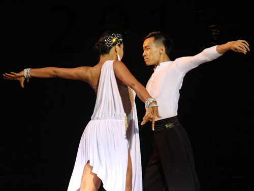 拉丁舞《矜持》
